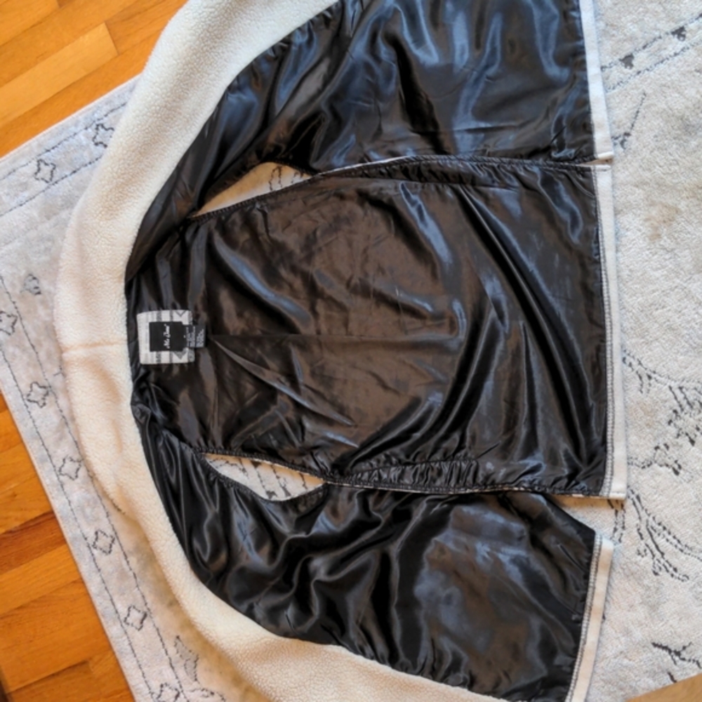 Cozy Sherpa Vest - Picture 9 of 12